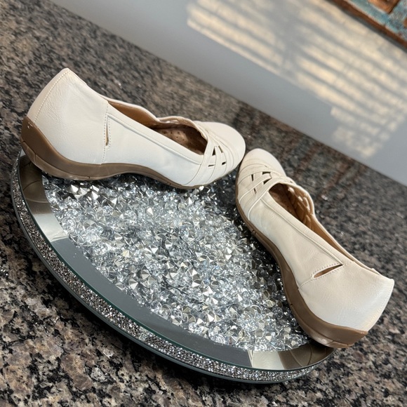 Life Stride Diverse Women's off White or cream Loafers flats NEW 8.5W - Picture 8 of 16